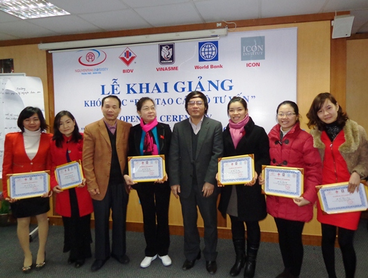 Hà Nội: Hiệp hội doanh nghiệp nhỏ và vừa Việt Nam tổ chức lễ bế giảng khóa đào tạo Tư vấn viên(TOC)